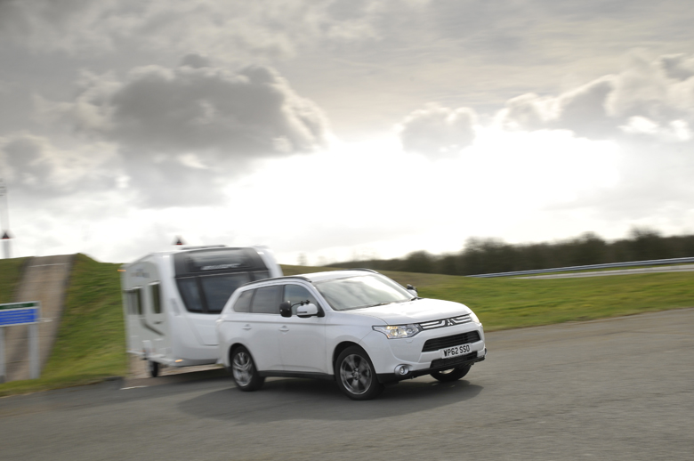Mitsubishi Outlander Tow Car Awards