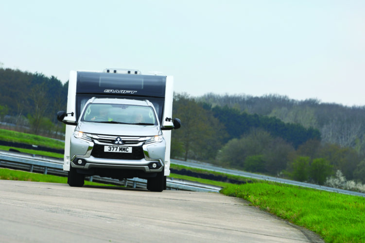 Mitsubishi shogun sport store tow bar